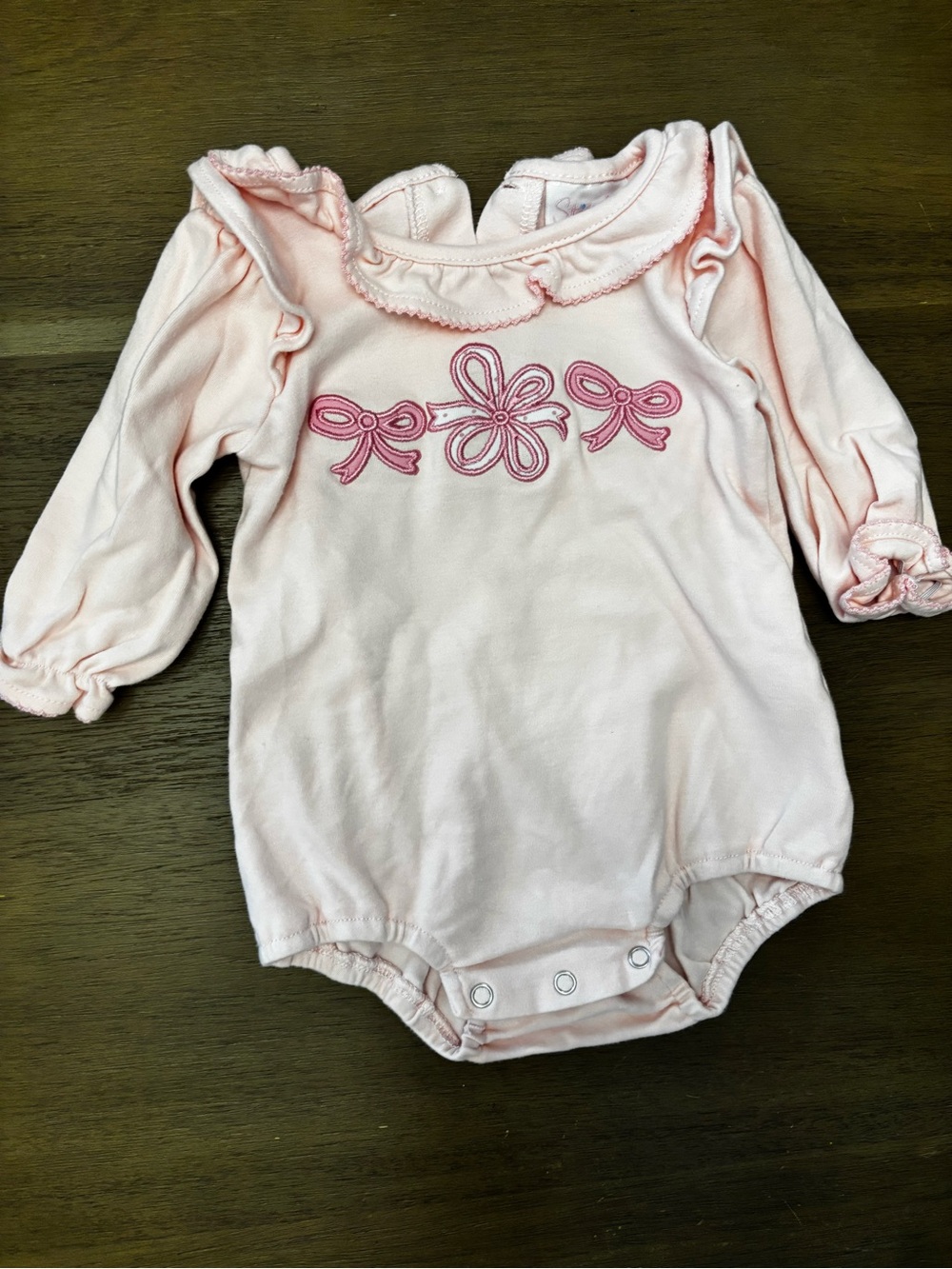 Long-Sleeve Pink Baby One-Piece Bodysuit with Flower & Bow Appliques